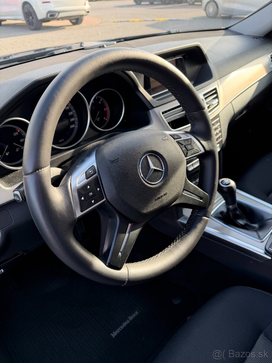 Mercedes E trieda 200 Classic - 9