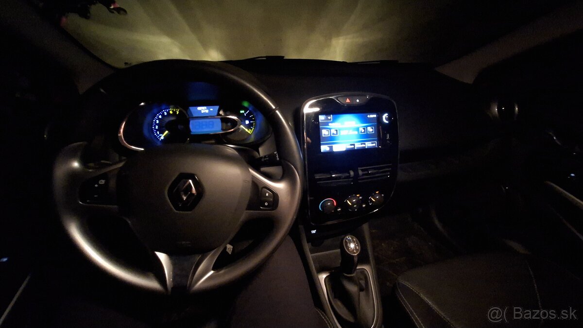 Renault clio Grandtour 1.2 - 9