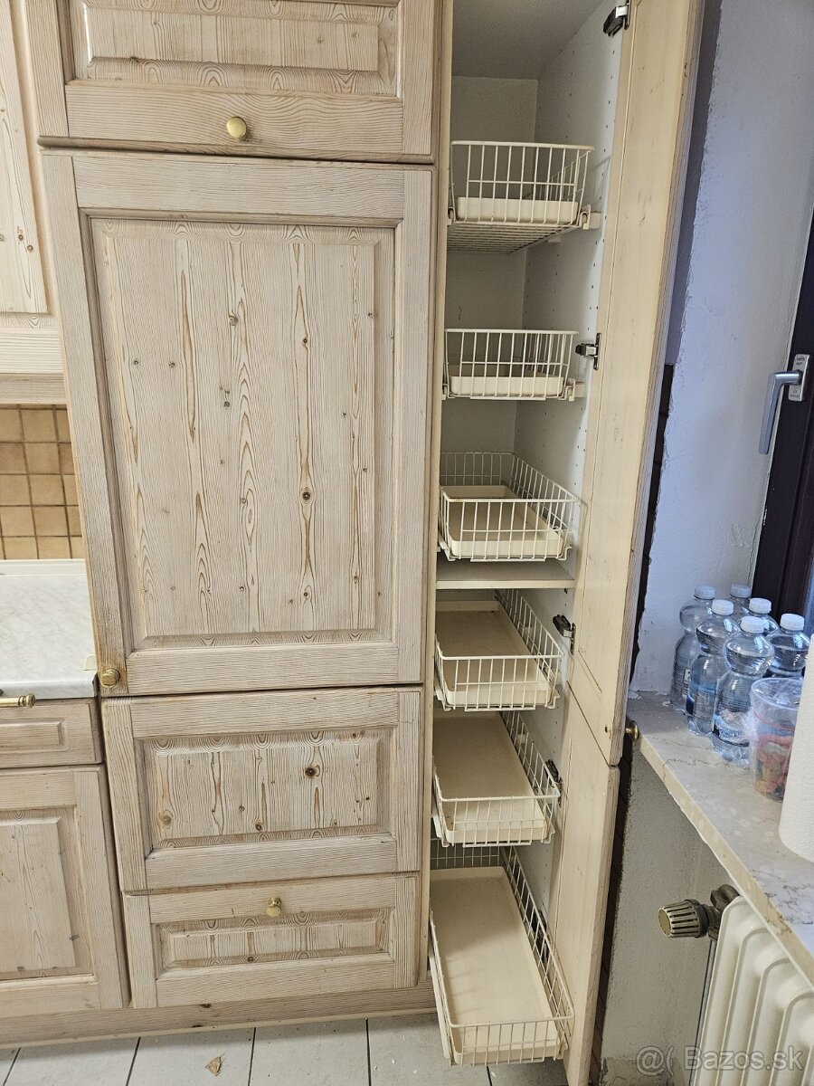 Masívna kuchynská linka z Nemecka so spotrebičmi - 9