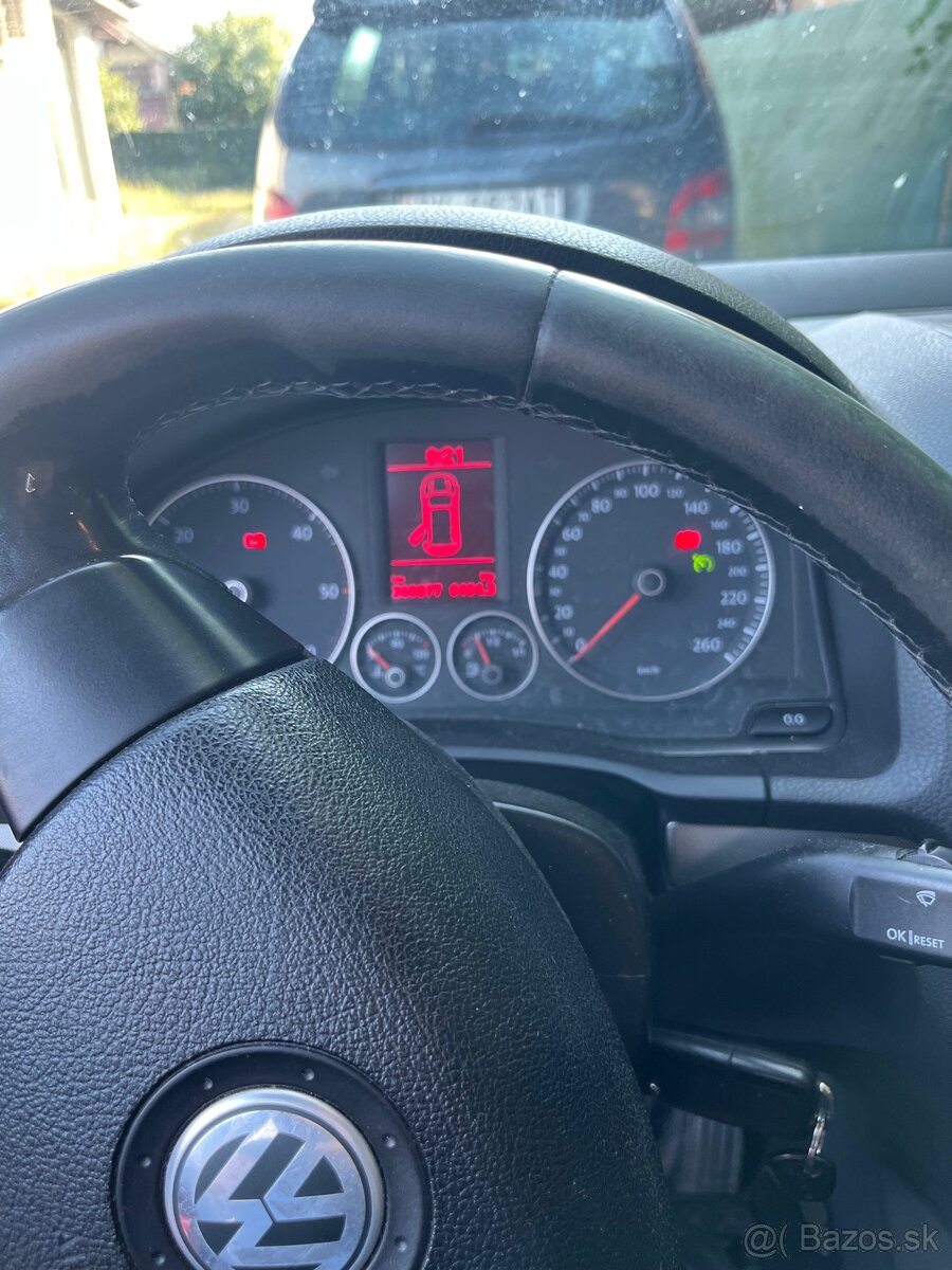 VW GOLF rok 2006, - 9
