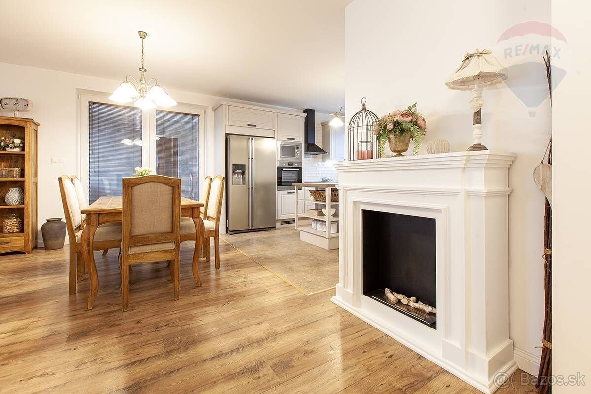 Na predaj 5-izbový rodinný dom v Sološnici - 9