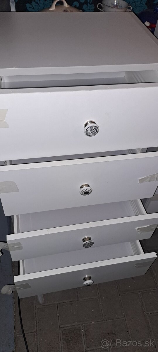 Komoda a Skrinky - 9