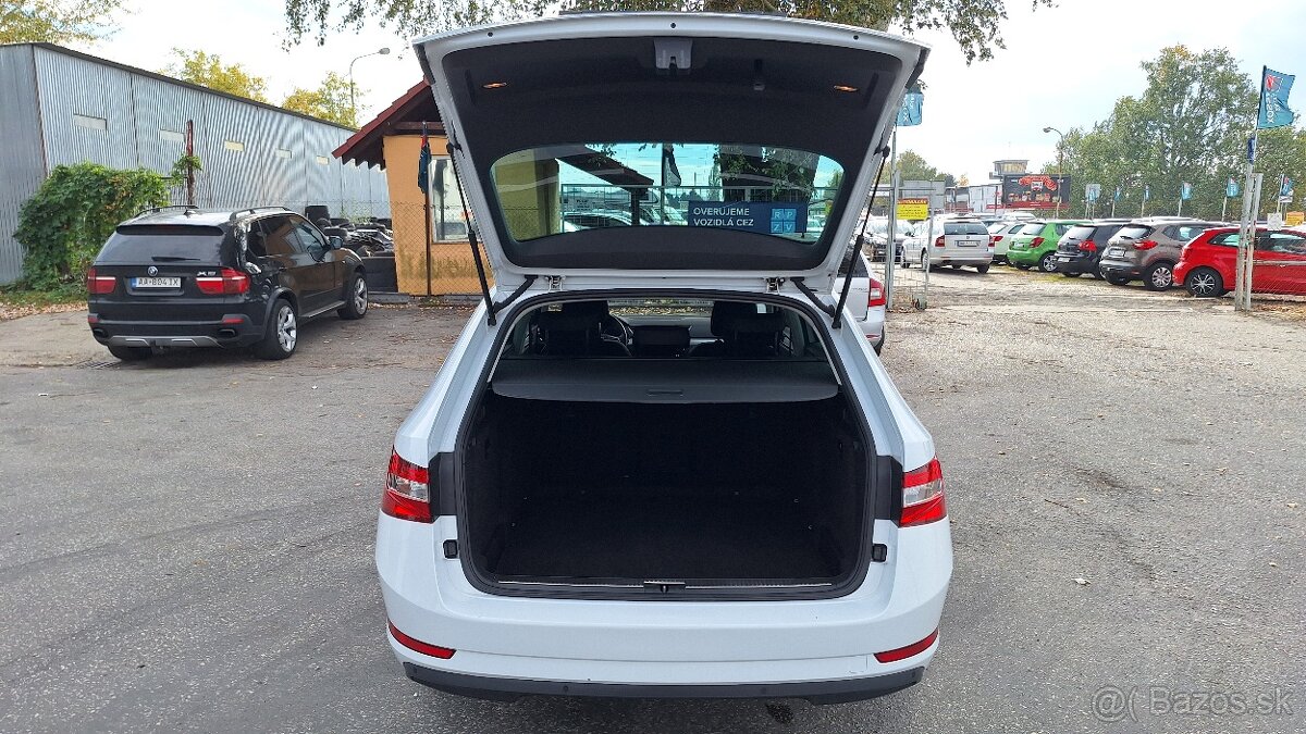 ŠKODA SUPERB COMBI 2.0 TDI.DSG - 9