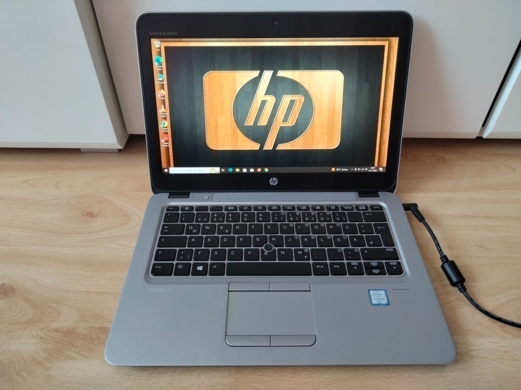 predám 12" HP elitebook 820 g3/ Intel core i5 /8gb ram /ssd - 9