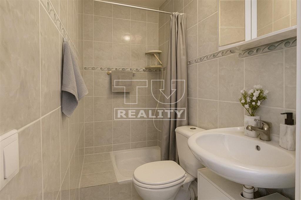 Znížená cena Na predaj penzión Gita v obci Podhájska... - 9