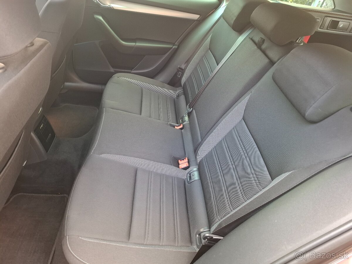 Škoda Octavia Combi 1.6 TDI 85 kW/ 114k Ambiente, automat - 9
