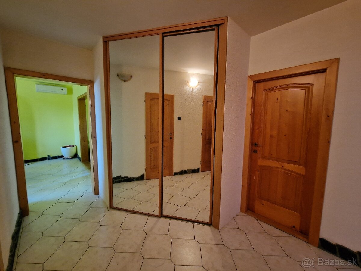 4 izbový byt s balkónom Rožňava - 9