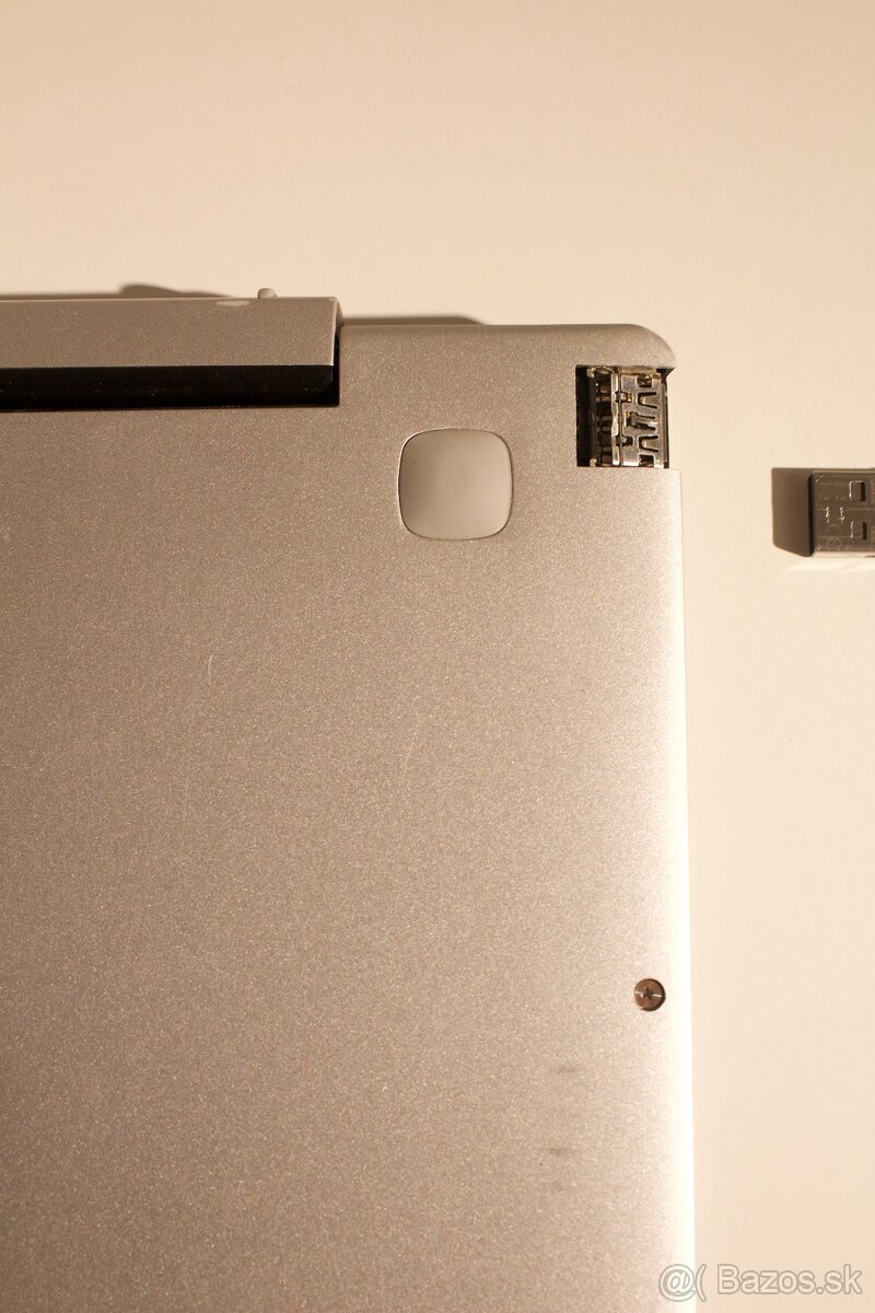 Predám Tablet/Notebook Lenovo - 9