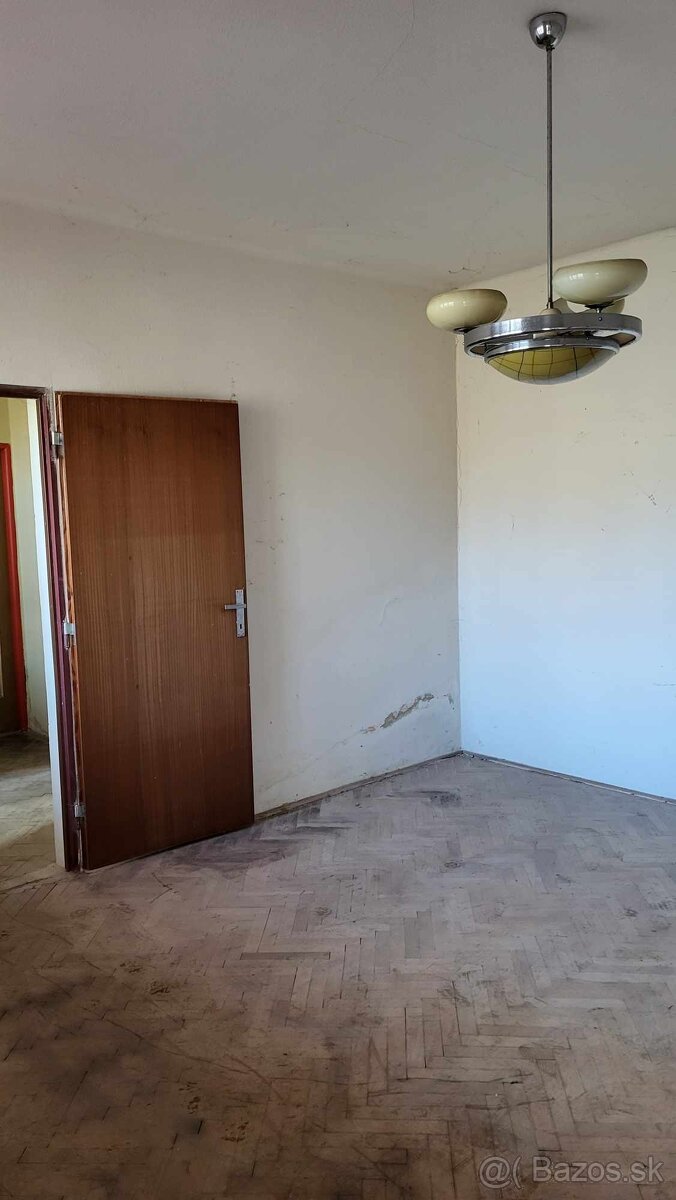 Na predaj Rd Ivanka pri Nitre Investičné - 9