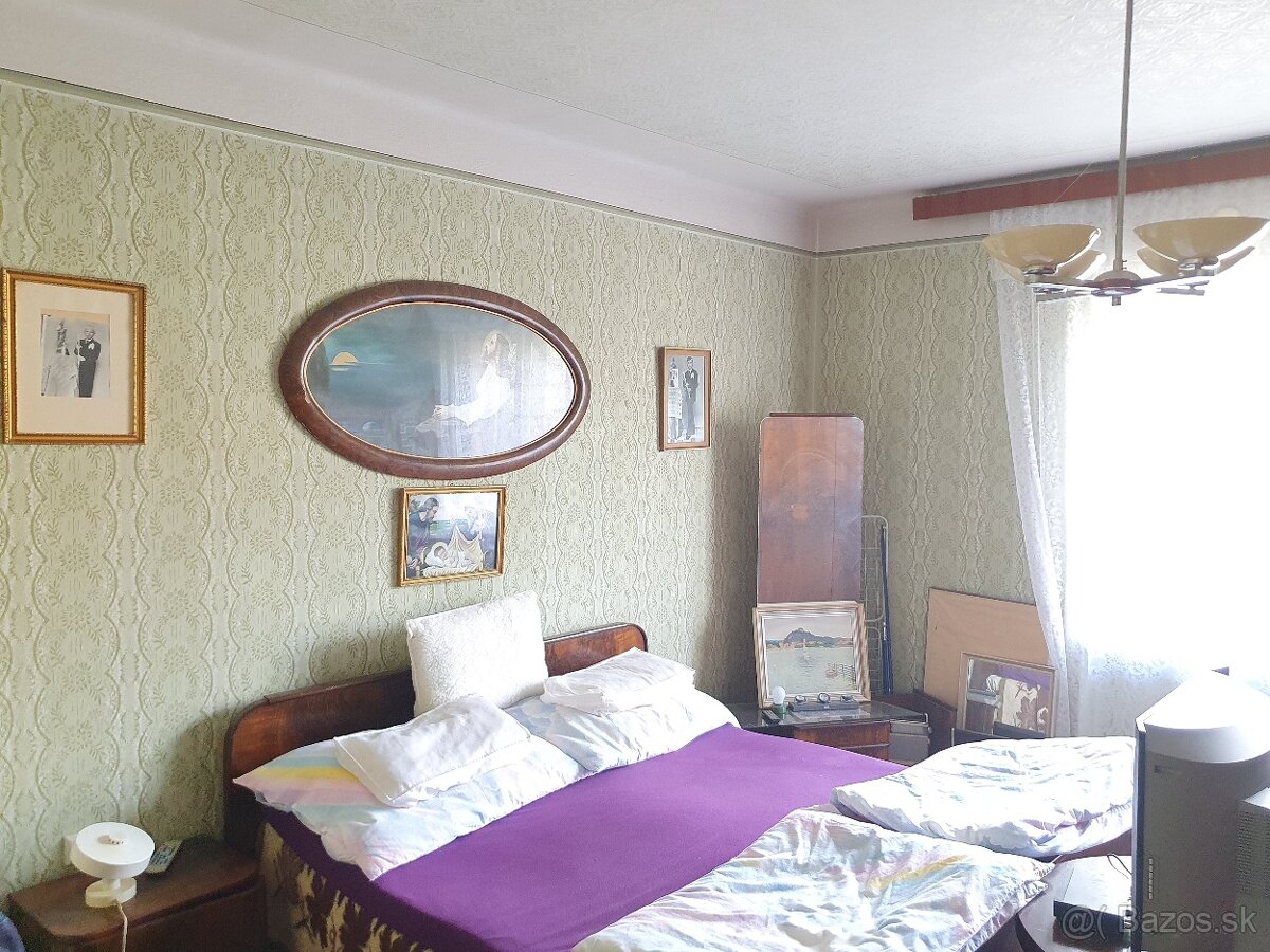 Predám tehlový rodinný dom s moderným kúrením - 9