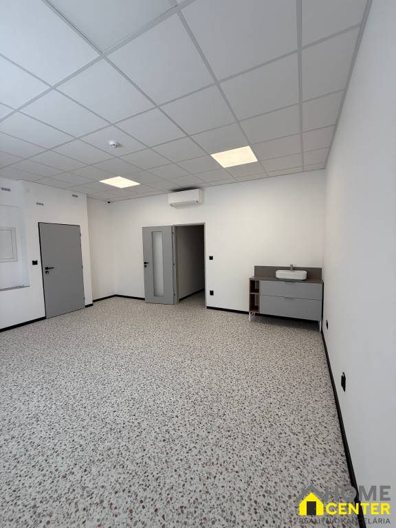 PRENÁJOM kancelárske priestory v priamom centre - KOMÁRNO - 9