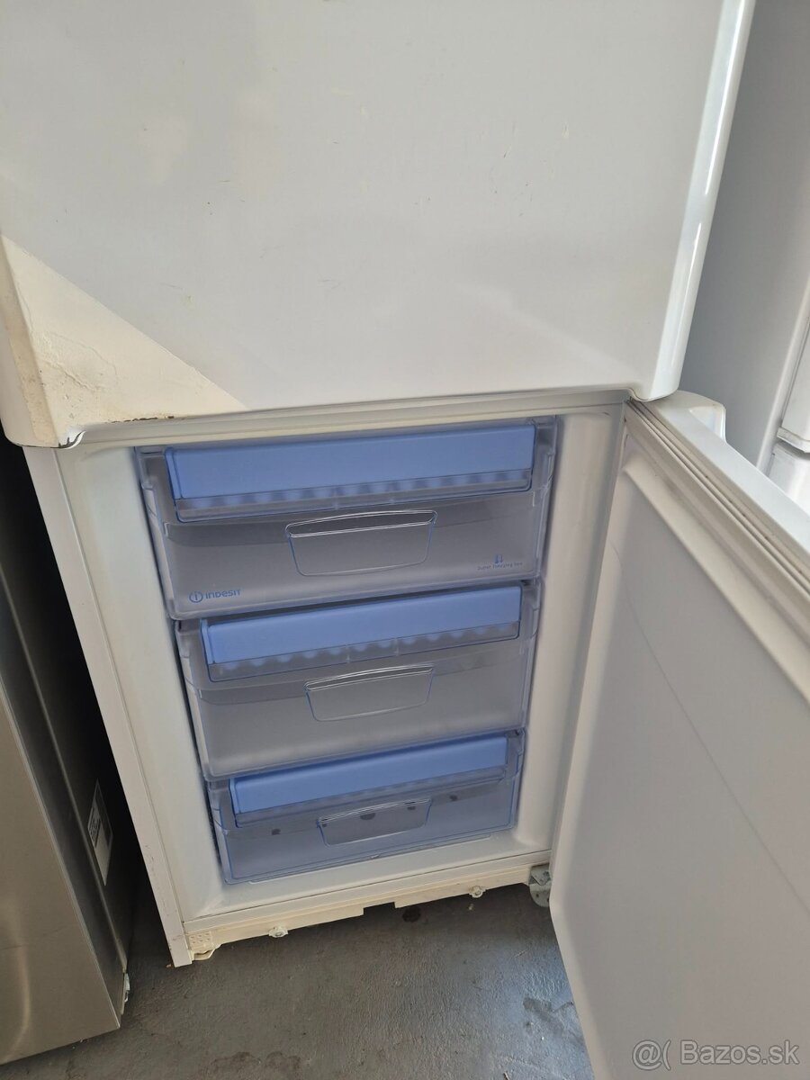 Chladnicka INDESIT, BEKO, LG - 9