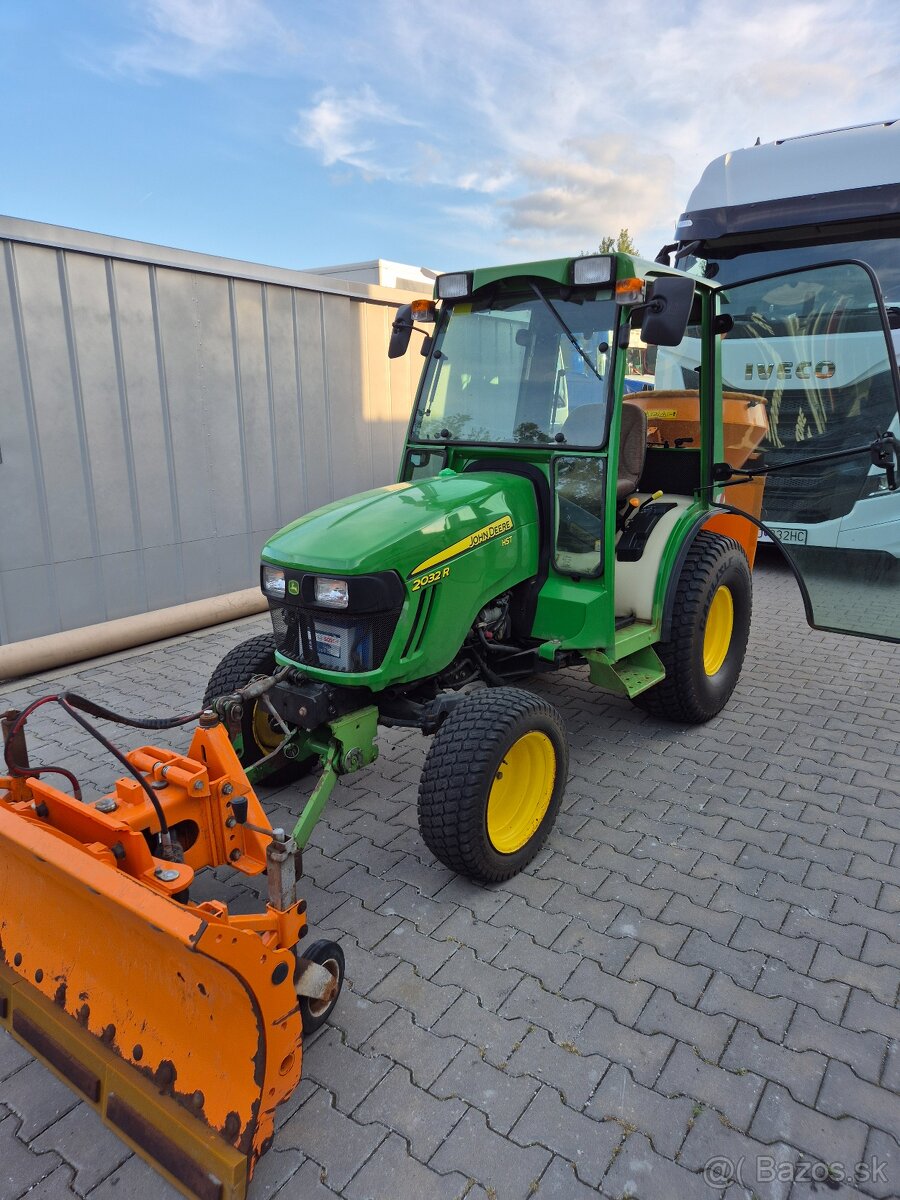 JOHN DEERE malotraktor, zimní údržba, 4x4 - 9