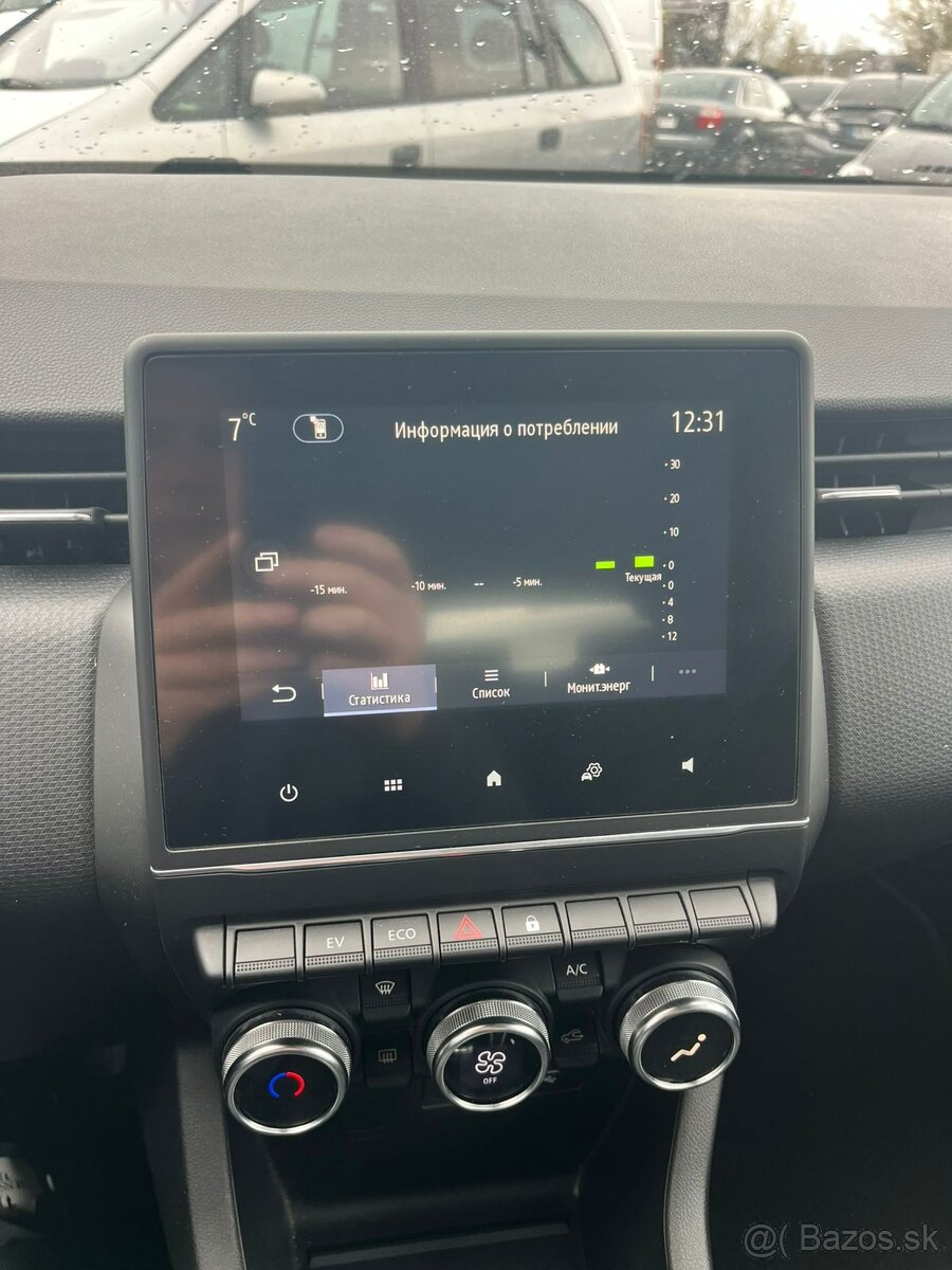 Renault Clio 1.6 E-TECH Hybrid - 9