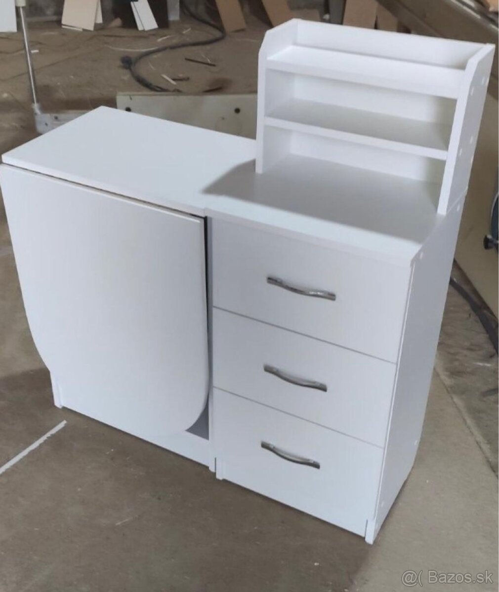 Manikérsky stôl . - 9