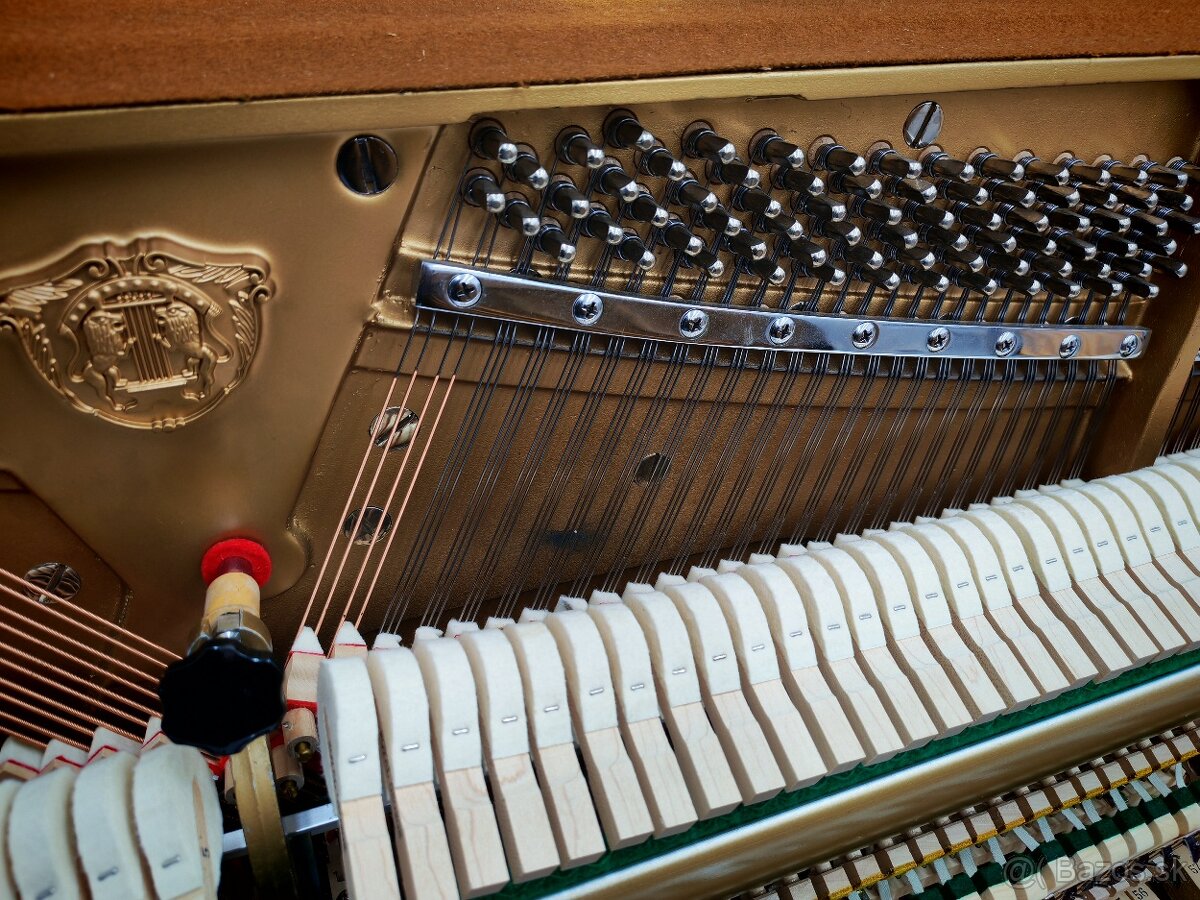 Samick moderné piano dovoz celá SR - 9