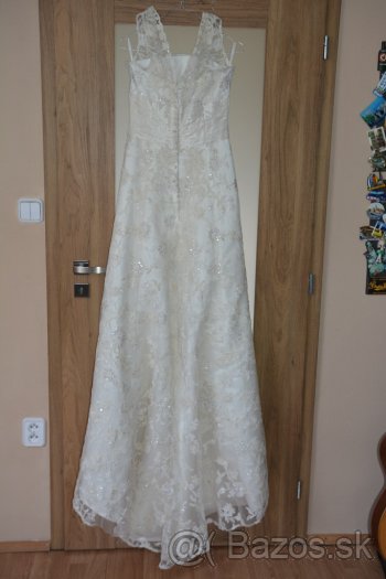 Krajkované svadobné šaty - 9