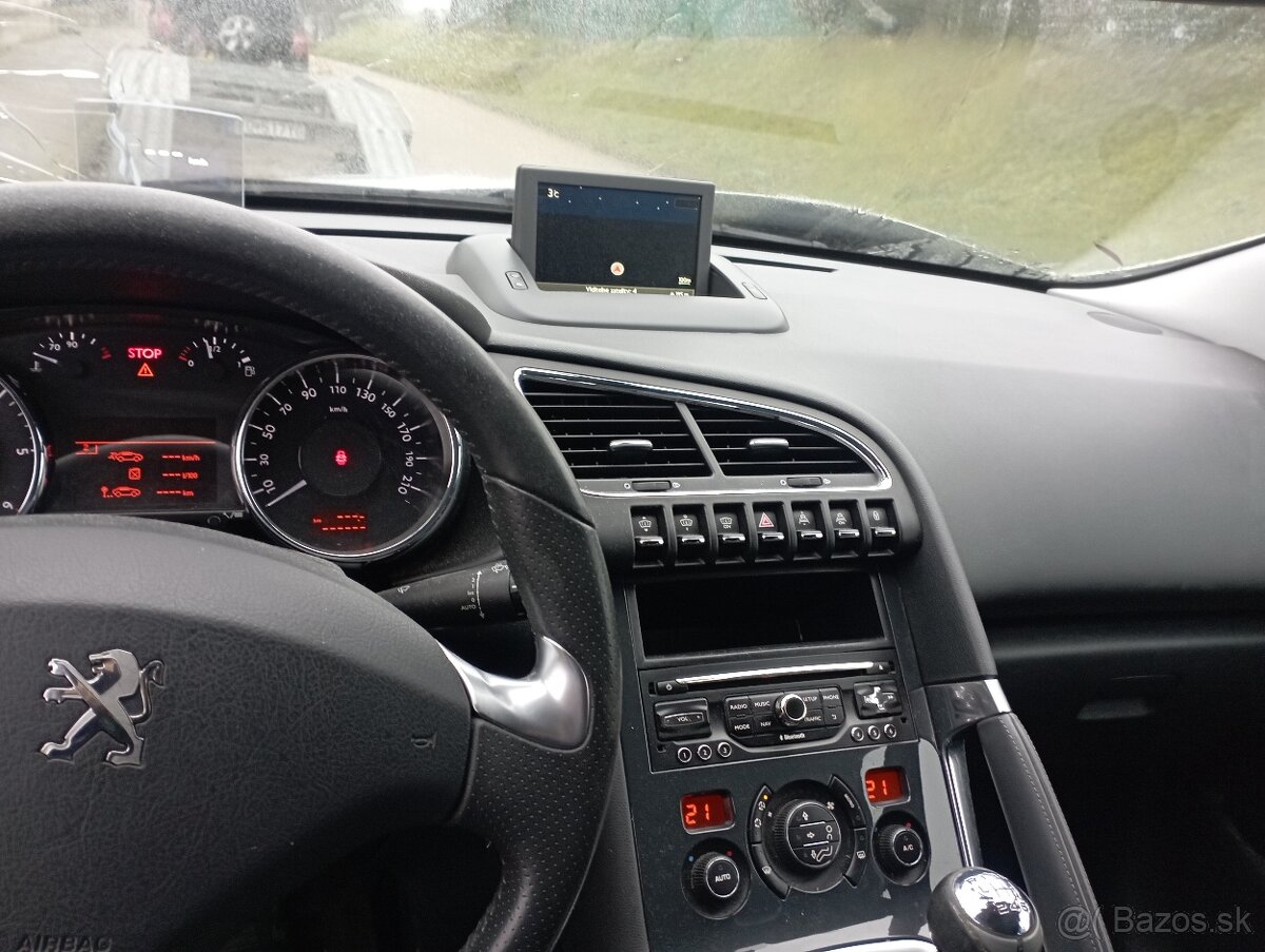 Peugeot 3008 1,6 HDI,84 kw - 9