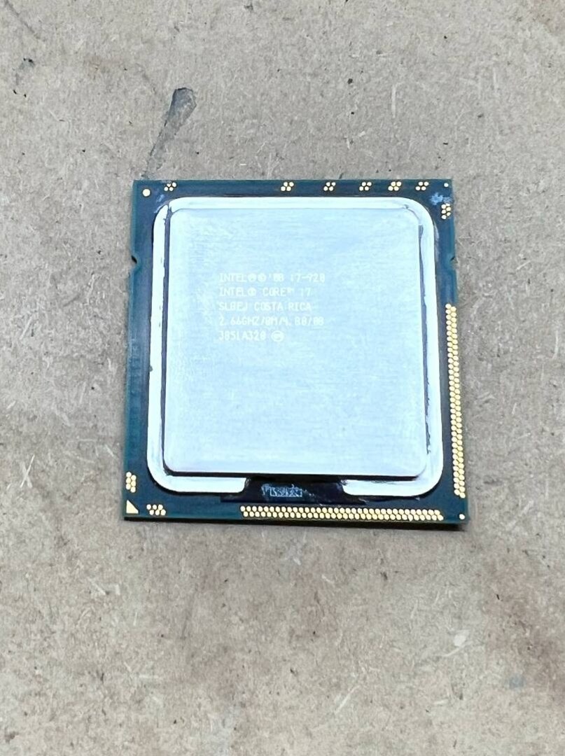 Predám procesory G3250 / i3-2100 / Xeon / i3-4130 - 9