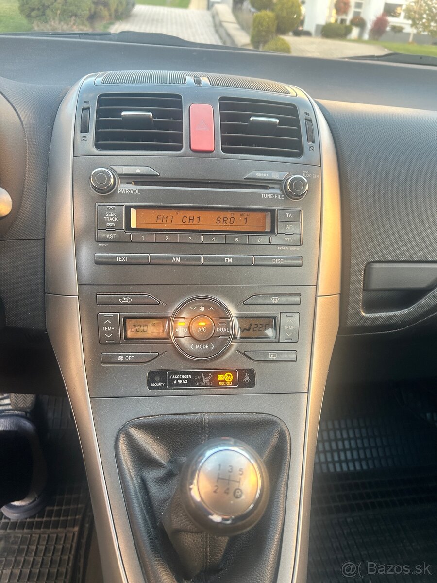 TOYOTA Auris D4D - 9