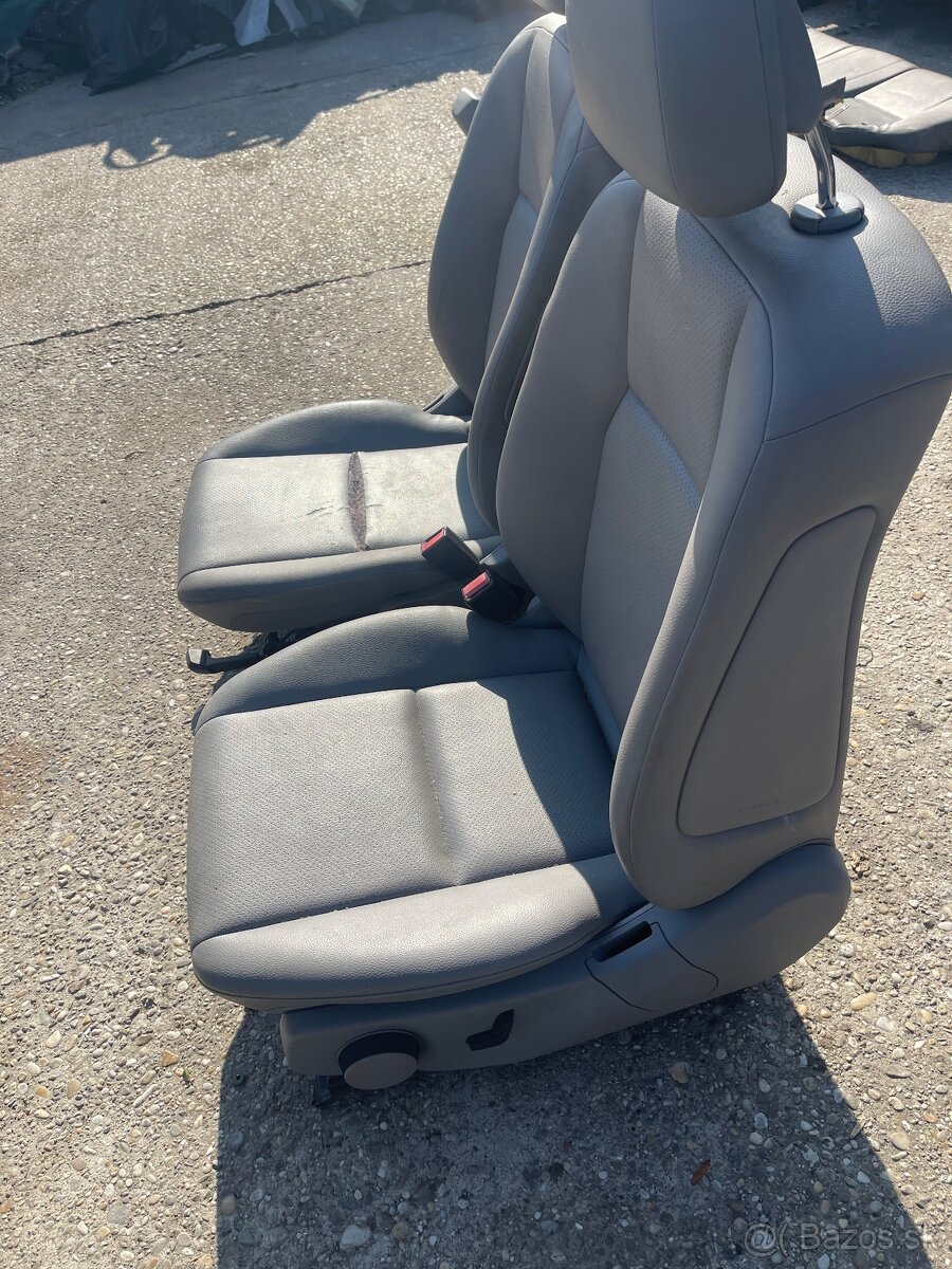 Mercedes w204 c class sedan kombi sedačky - 9