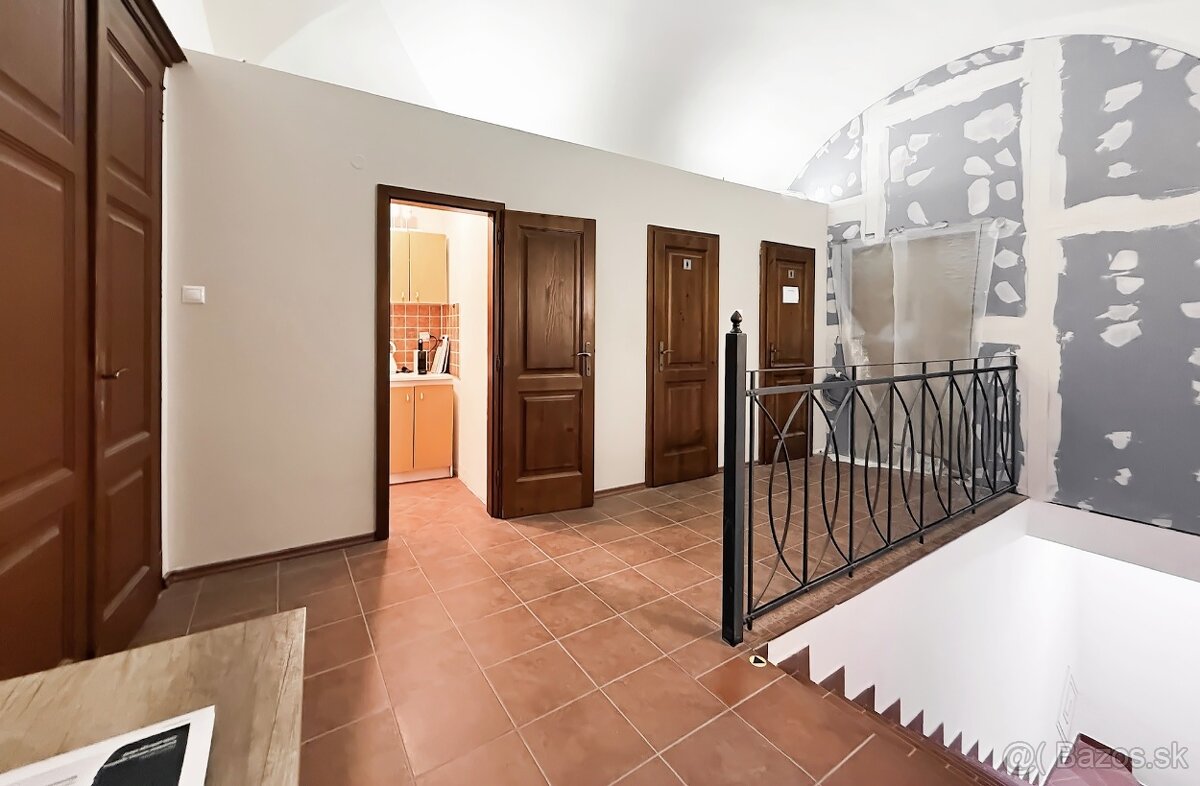 Prenájom kancelárie v centre Trnavy–Hviezdoslavovo námestie - 9