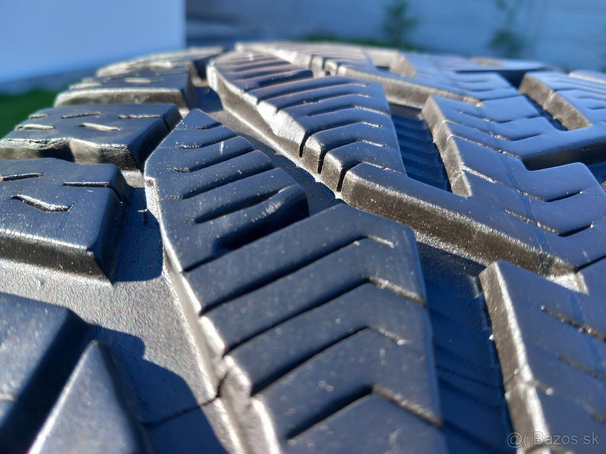 235/45 r18 zimne pneumatiky 4 kusy - 9