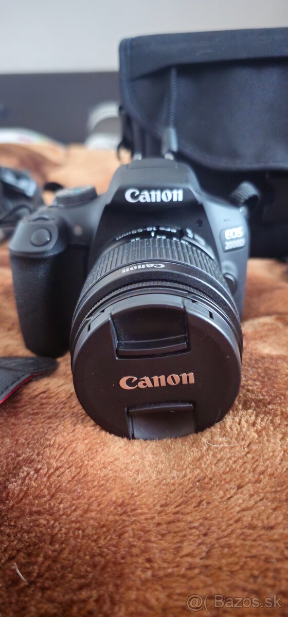 Canon EOS 2000D - 9