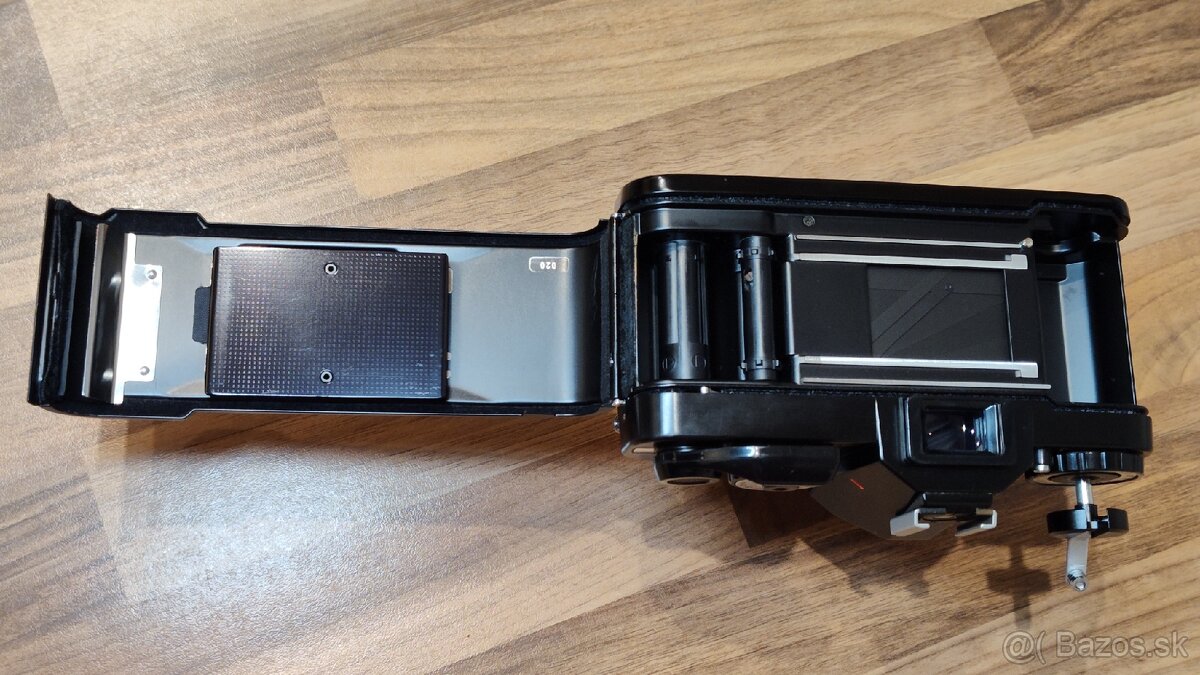 Kinofilm Revueflex AC-2 + objektivy 50/1.4 + 135/2.8 - 9