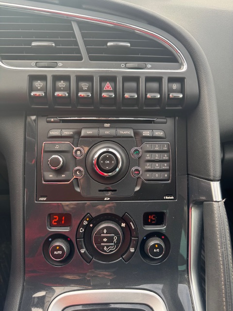 Peugeot 3008 HYbrid AKONTACIA OD 0% - 9