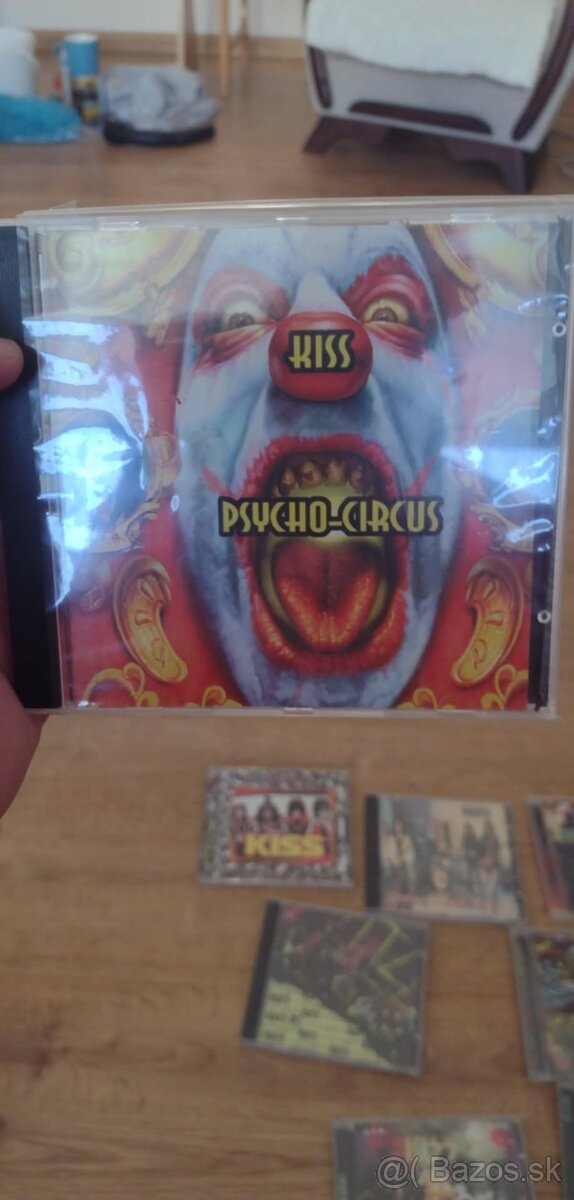 Predám 8ks CD KISS - 9