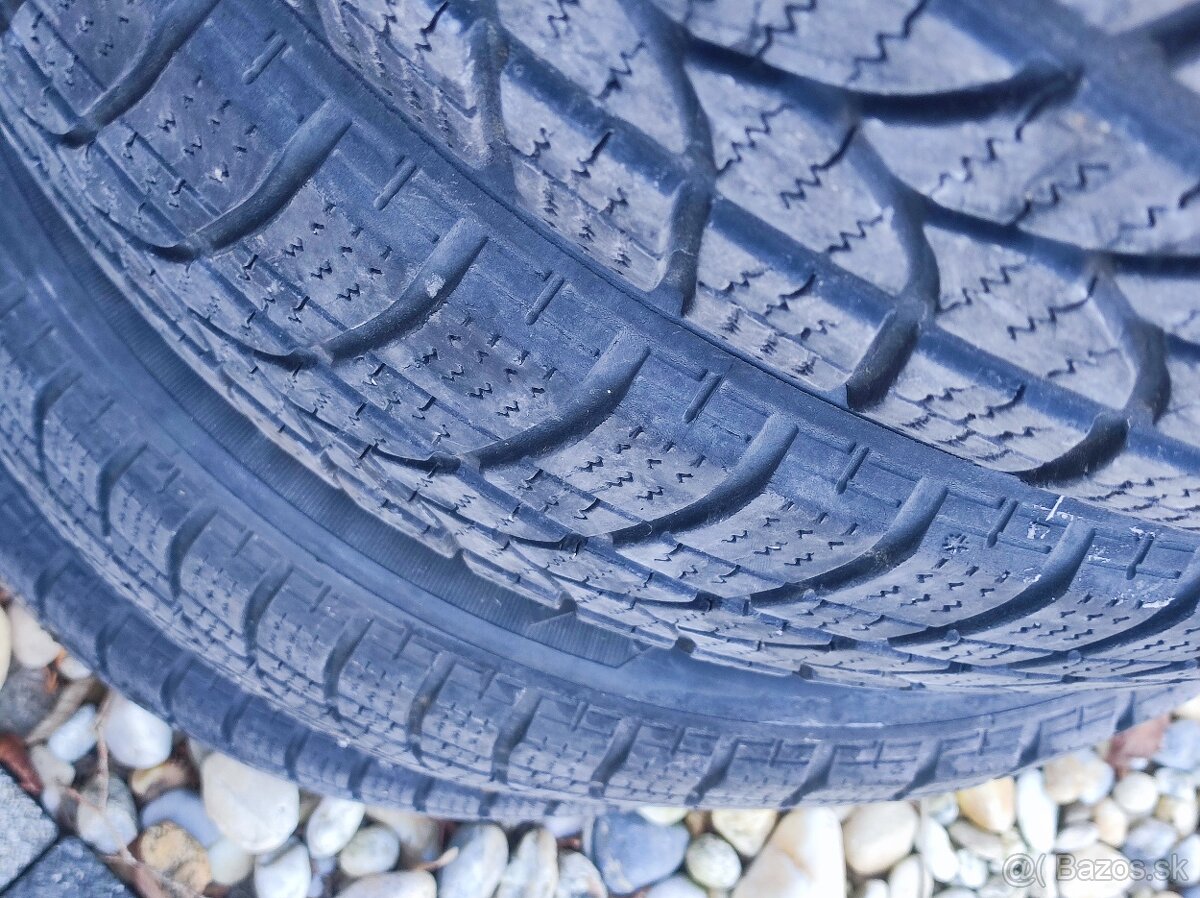 Pneumatiky zimné 235/55 R17 - 9