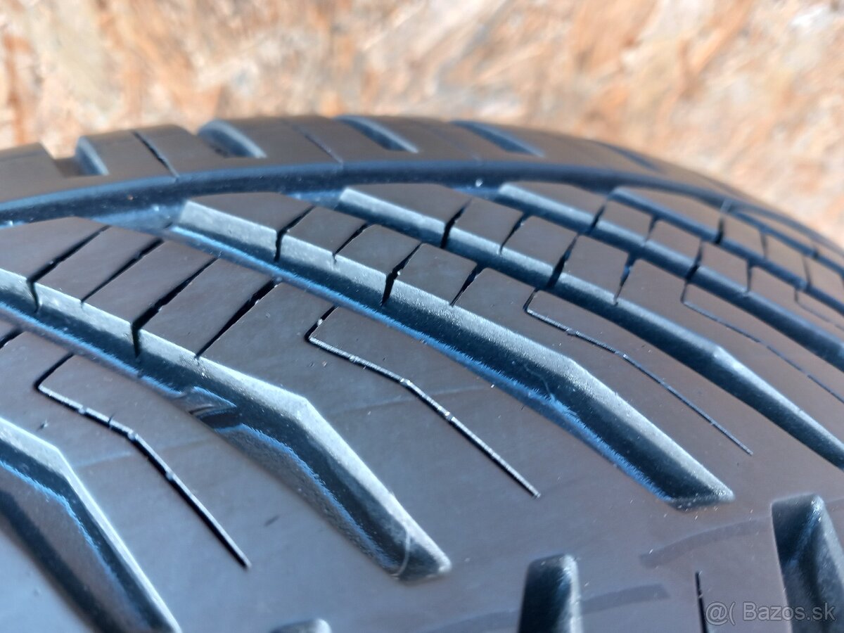 225/40 r18 celoročne pneumatiky - 9
