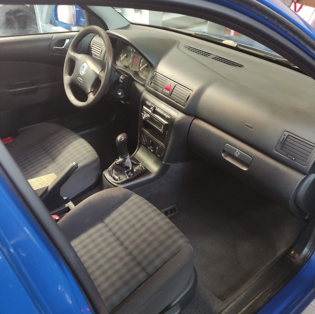 Škoda Octavia combi LPG Tour Modrá - 9