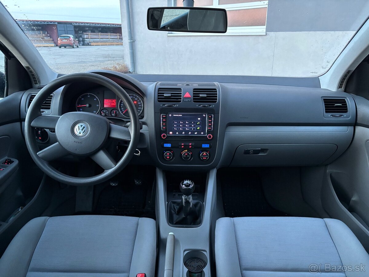 Volkswagen Golf 1.9TDi Nová STK - 9