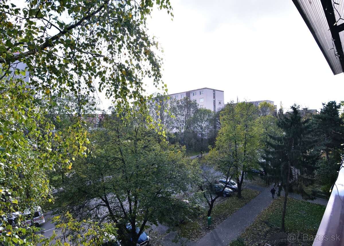 Na predaj veľký 3 izbový byt G.Masaryka – Nové Zámky, balkón - 9