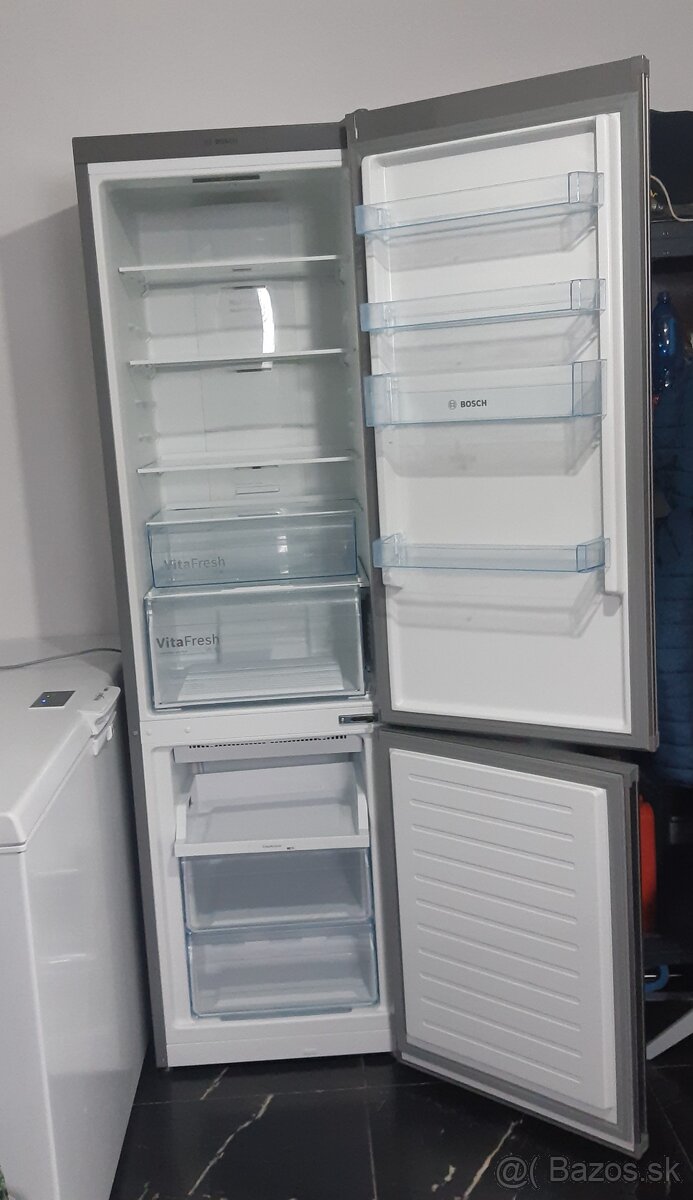 Chladnička s mrazničkou bosch - 9