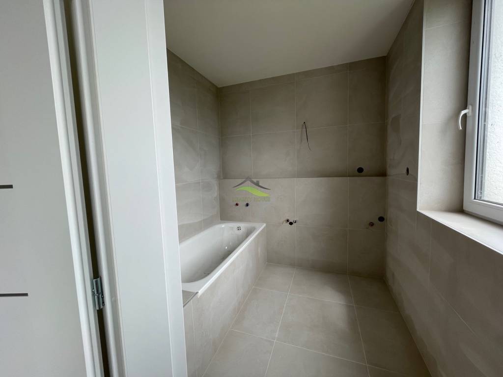 Novší 3 izbový priestranný byt - 75 m2 na sídlisku SNP - 9