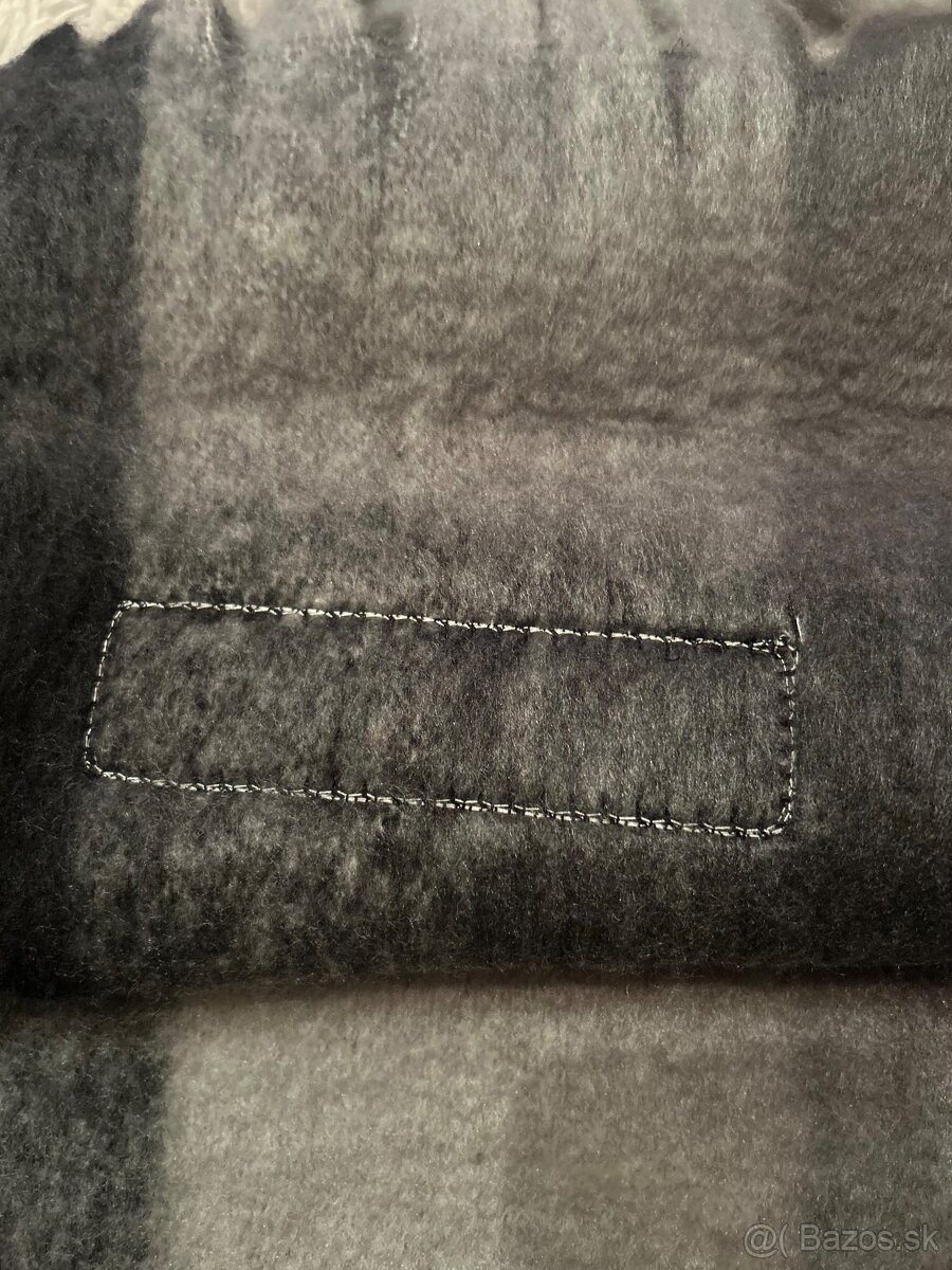 Acne Studios šál - 9