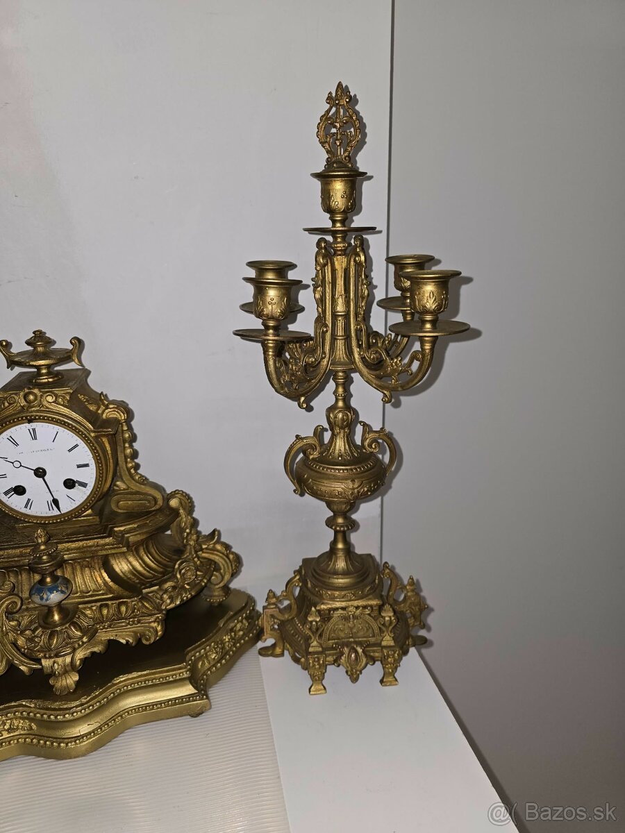 Krásne figurálne hodiny a svietniky - 9