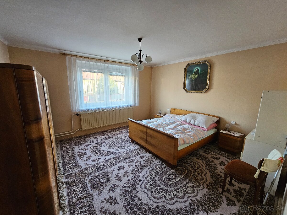 Predám rodinný dom vo Veľký Kostoľanoch na pozemku 2158 m² - 9