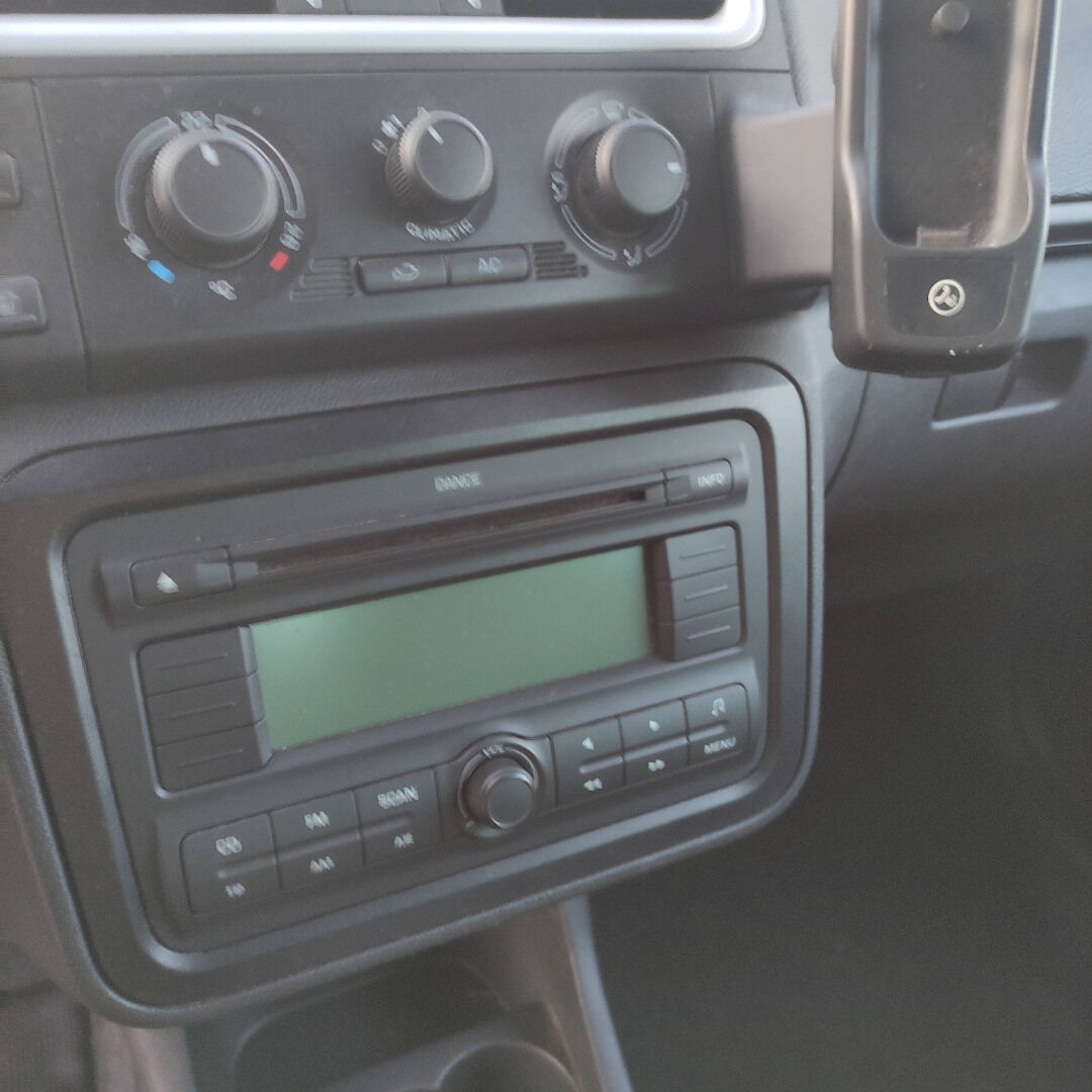 Škoda Roomster 1.6 16V MPI benzín červená - 9