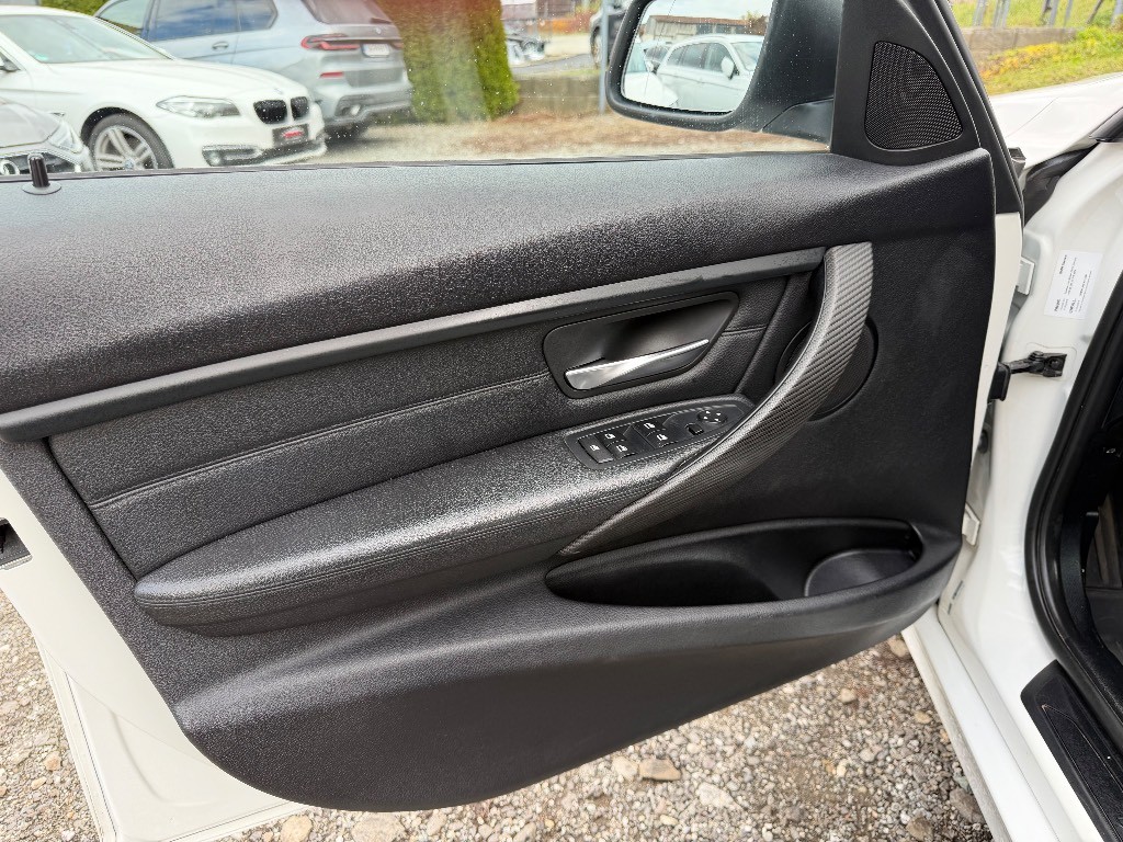 BMW Rad 3 Touring 320d xDrive A/T - 9