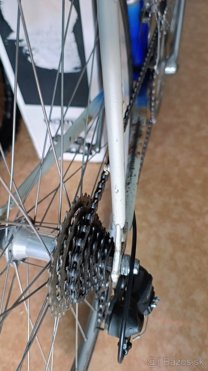 Starší cestný bicykel - 9