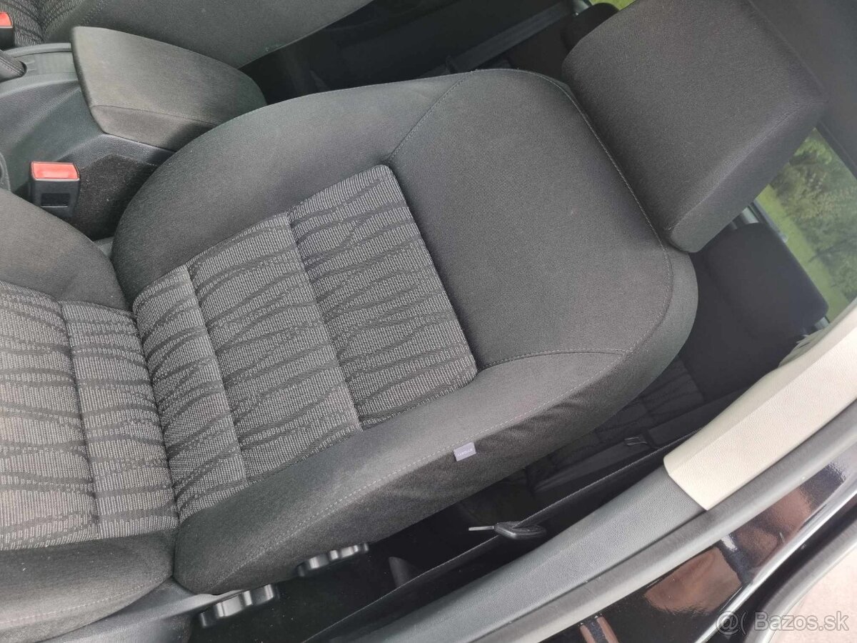 ROZPREDAM SKODA OCTAVIA II facelift na náhradné diely - 9