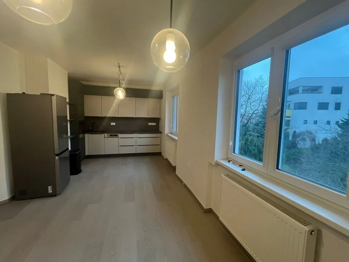 NA PRENÁJOM 3 IZBOVÝ BYT TRENČÍN, ZÁMOSTIE, GARÁŽ - 9