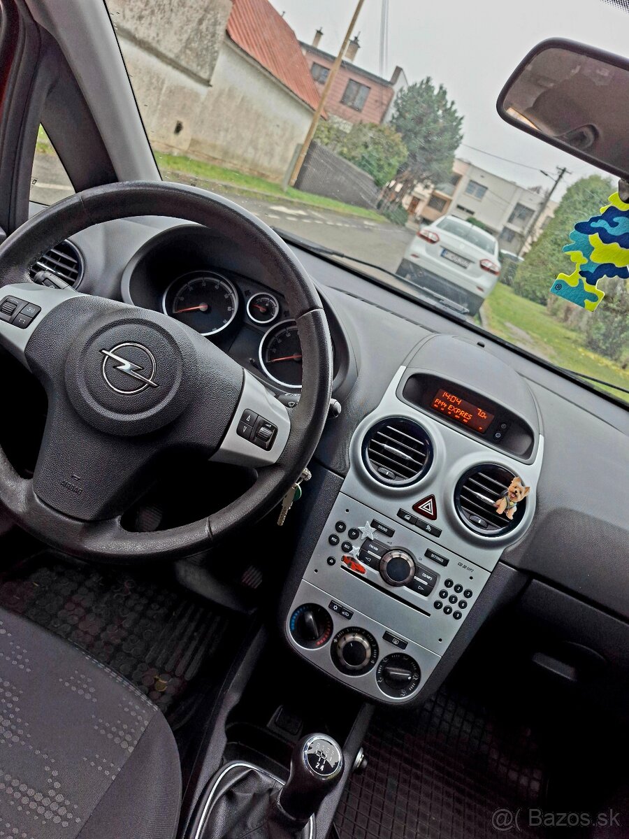 Opel Corsa 1.2 16V 63kw (86ps) 2013 Garážované - 9