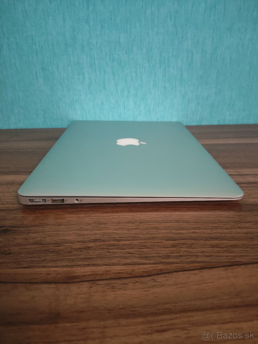 Apple MacBook Air A1466 – i5 / 8GB / 128GB - 9