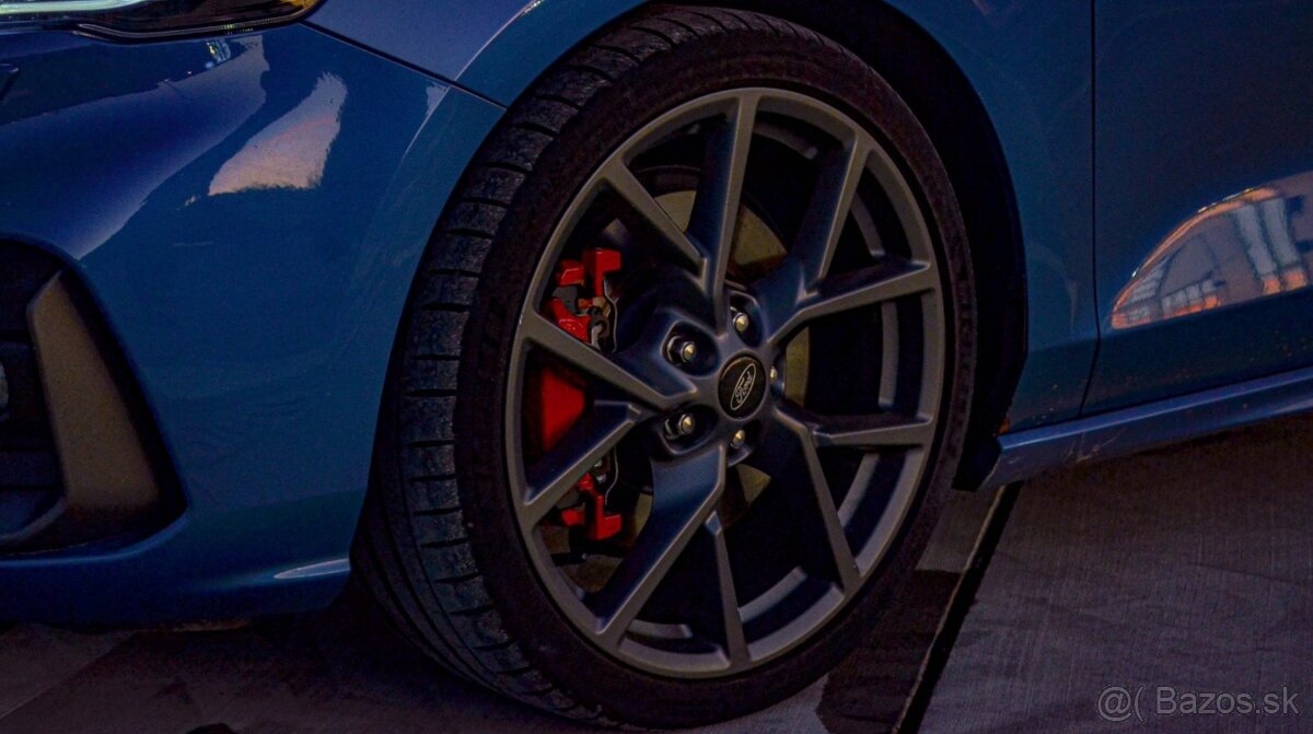 Ford Focus ST 2.3 - 9
