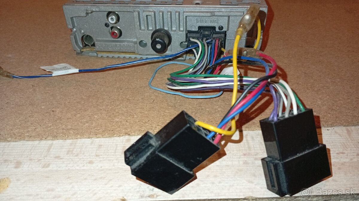 Predám 3autoradia - 9